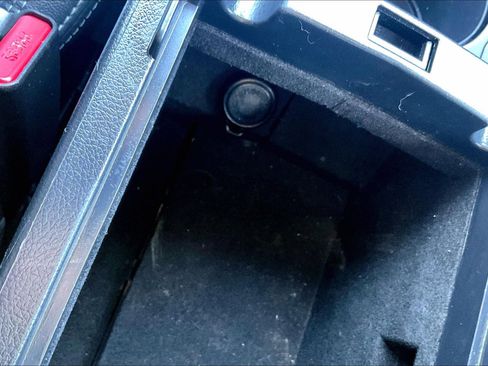 Used 2018 Subaru Outback 2.5i Limited image 31