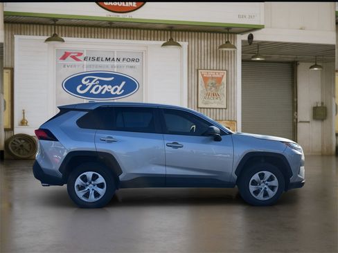 Used 2023 Toyota RAV4 LE image 7