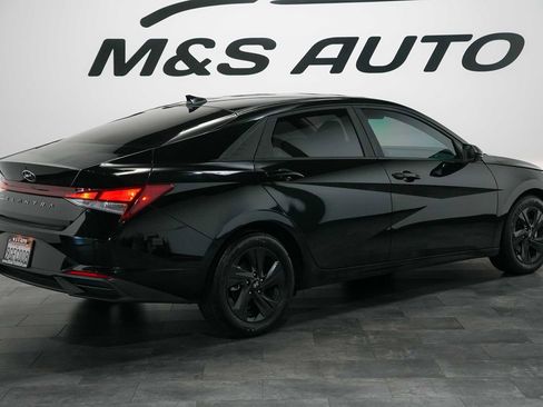 Used 2023 Hyundai Elantra SEL FWD image 5