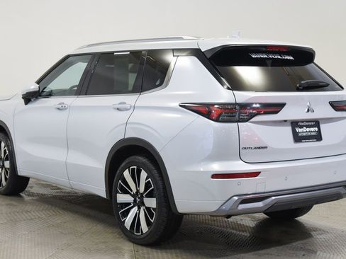 Used 2025 Mitsubishi Outlander SEL AWD/4WD image 7