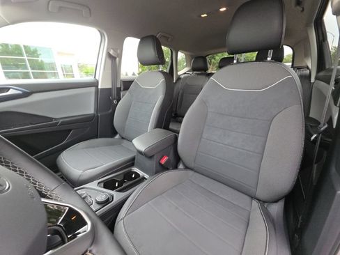Certified 2023 Volkswagen Taos SE AWD/4WD image 13