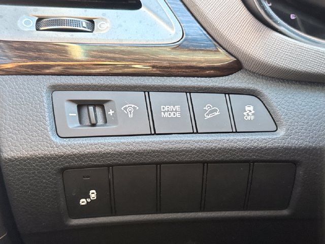 Used 2017 Hyundai Santa Fe Sport FWD image 29