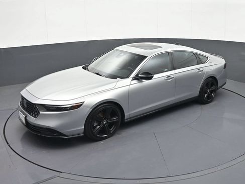 Used 2024 Honda Accord Sport image 21