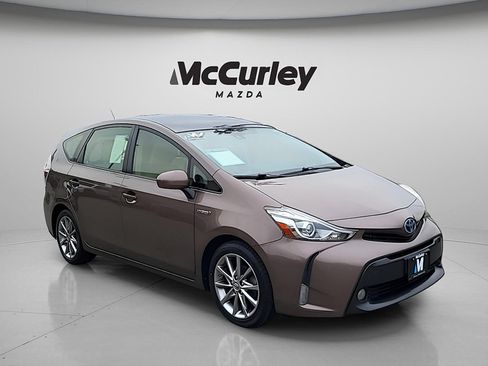 Used 2017 Toyota Prius V Five w/ Advanced Technology Package FWD image 1