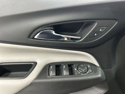 Used 2018 Chevrolet Equinox LT AWD/4WD image 11