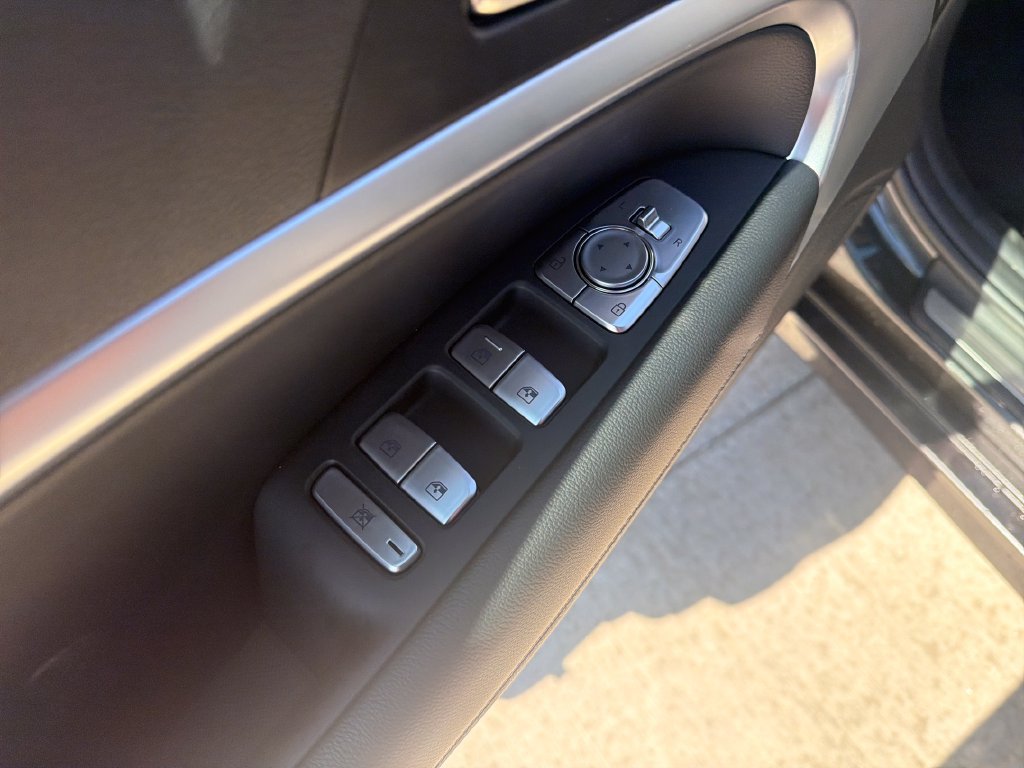 New 2027 Genesis G70 2.5T RWD image 13