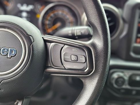 Used 2022 Jeep Gladiator Sport image 27