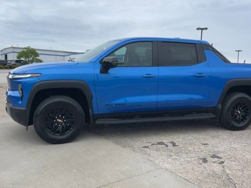 New 2025 Chevrolet Silverado EV LT image 5