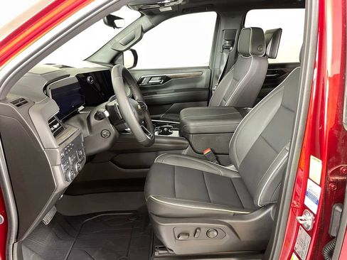 New 2025 Chevrolet Suburban Premier AWD/4WD image 22