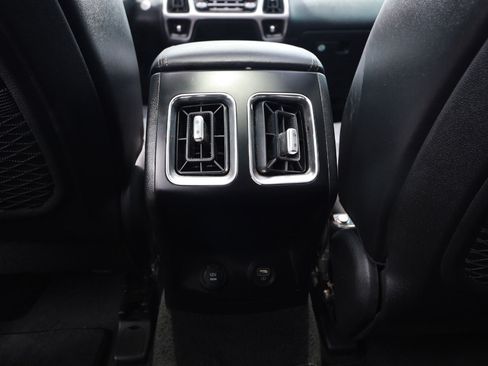 Used 2023 Kia Sorento S w/ Panoramic Sunroof Package FWD image 25