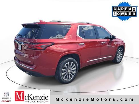 Used 2023 Chevrolet Traverse Premier FWD image 4