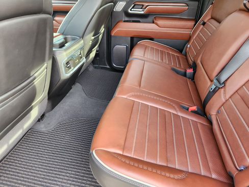 Certified 2024 GMC Sierra 2500 Denali Ultimate image 32