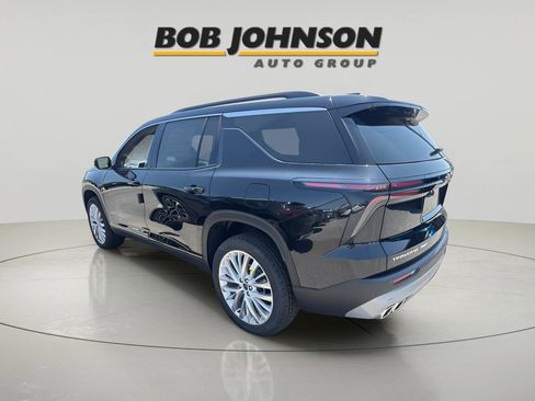 New 2025 Chevrolet Traverse LT image 3