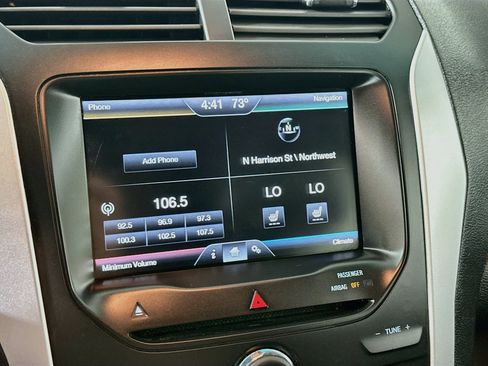 Used 2015 Ford Explorer XLT w/ Equipment Group 202B AWD/4WD image 15