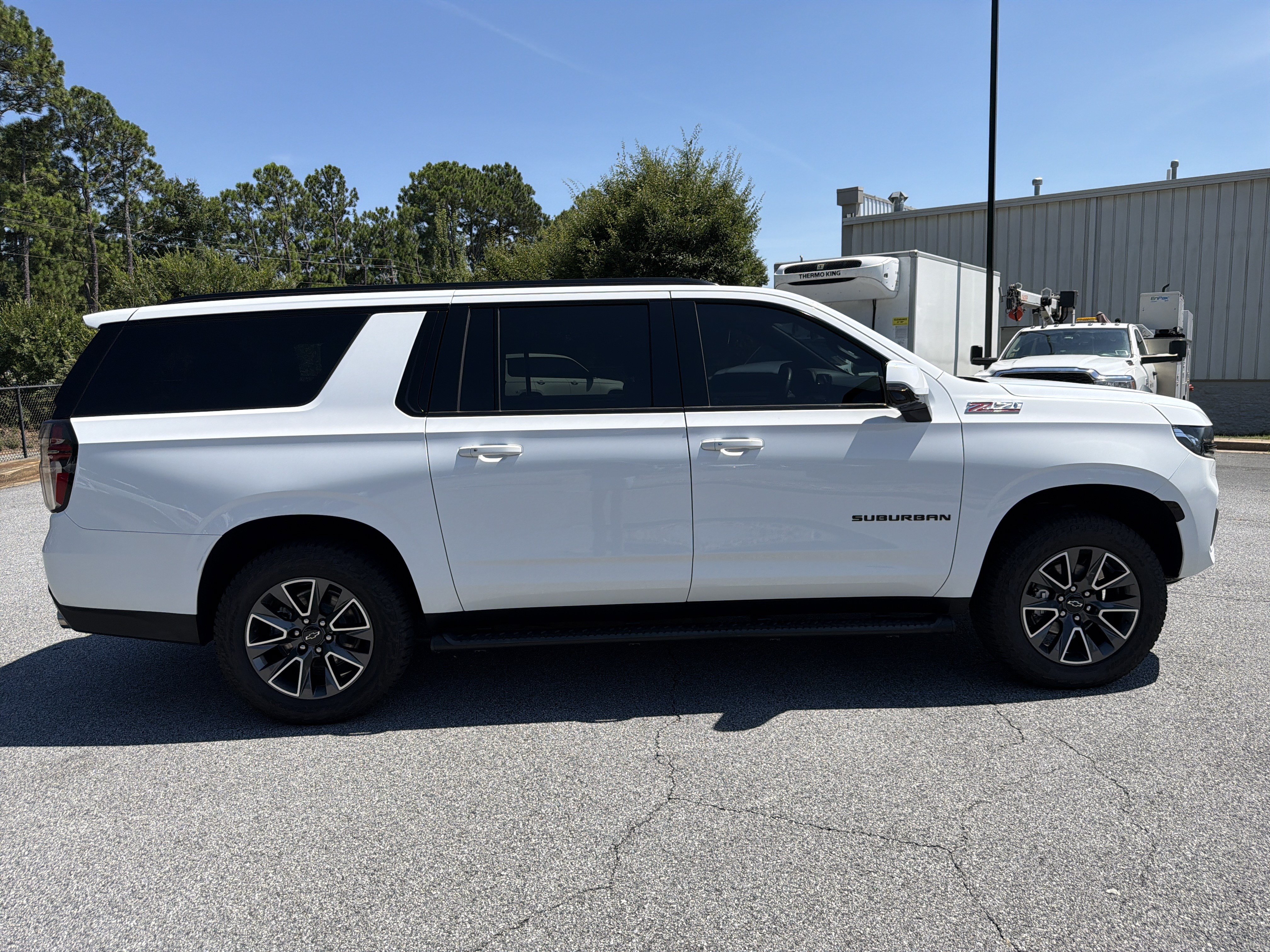 Used 2023 Chevrolet Suburban Z71 w/ Z71 Off-Road Package AWD/4WD image 9