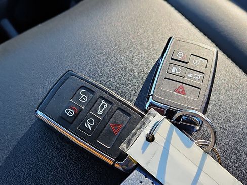 Used 2023 Land Rover Range Rover Long Wheelbase Autobiography image 23