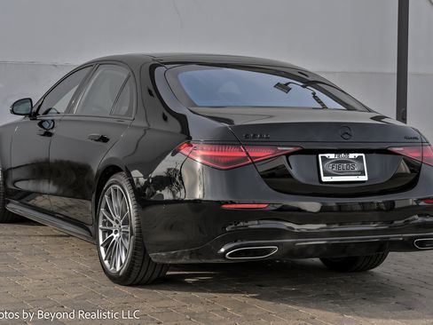 Used 2023 Mercedes-Benz S 580 4MATIC Sedan w/ AMG Line image 4