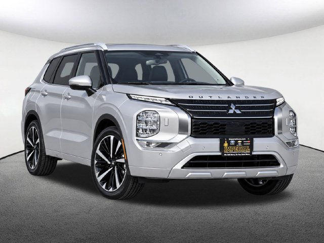 Used 2024 Mitsubishi Outlander SEL AWD/4WD image 2