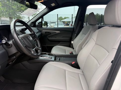 Used 2023 Honda Passport EX-L image 10
