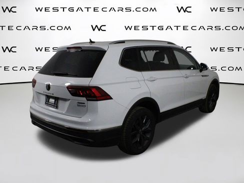 Used 2024 Volkswagen Tiguan SE image 46