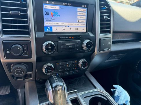 Used 2019 Ford F150 Platinum w/ Equipment Group 701A Luxury image 9