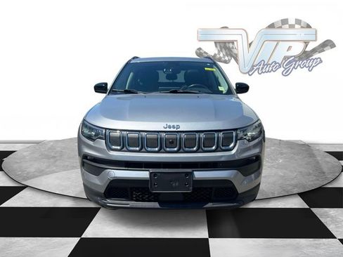Certified 2022 Jeep Compass Latitude w/ Sun and Sound Group AWD/4WD image 3