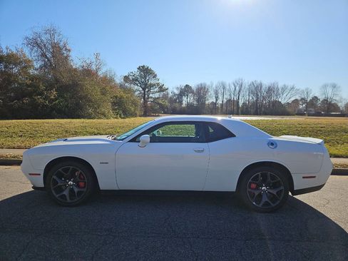 Used 2018 Dodge Challenger R/T Plus image 2
