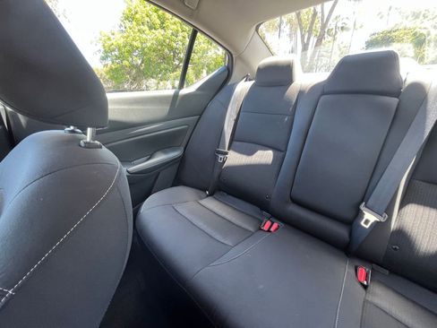 Used 2025 Nissan Altima 2.5 SV FWD image 39