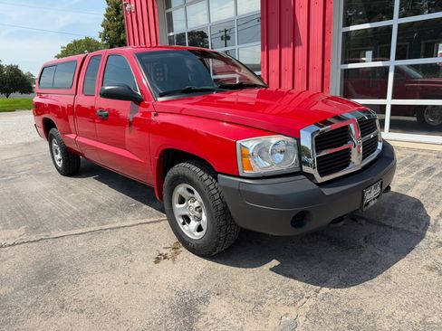 Used 2005 Dodge Dakota ST AWD/4WD image 2