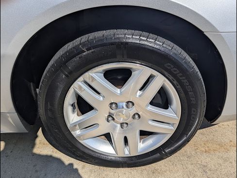 Used 2015 Chevrolet Impala LT w/ LT Sunroof Package FWD image 17