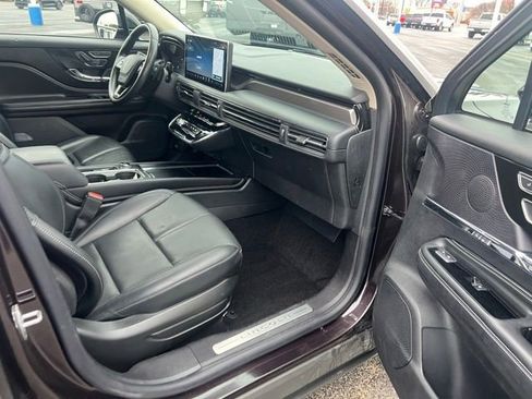 Used 2023 Lincoln Corsair Reserve w/ Equipment Group 201A image 19