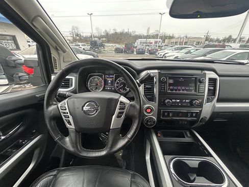 Used 2019 Nissan Titan PRO-4X w/ Pro-4x Convenience Package image 13