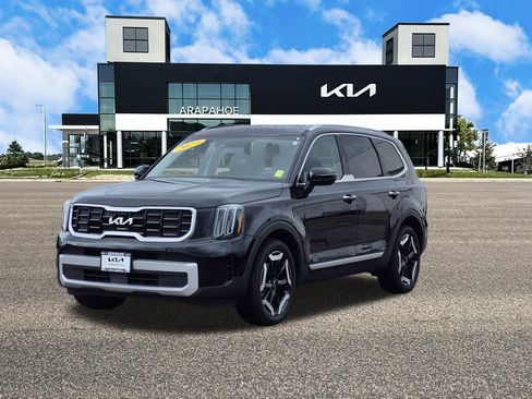 Certified 2024 Kia Telluride S w/ S Sunroof Package AWD/4WD image 4