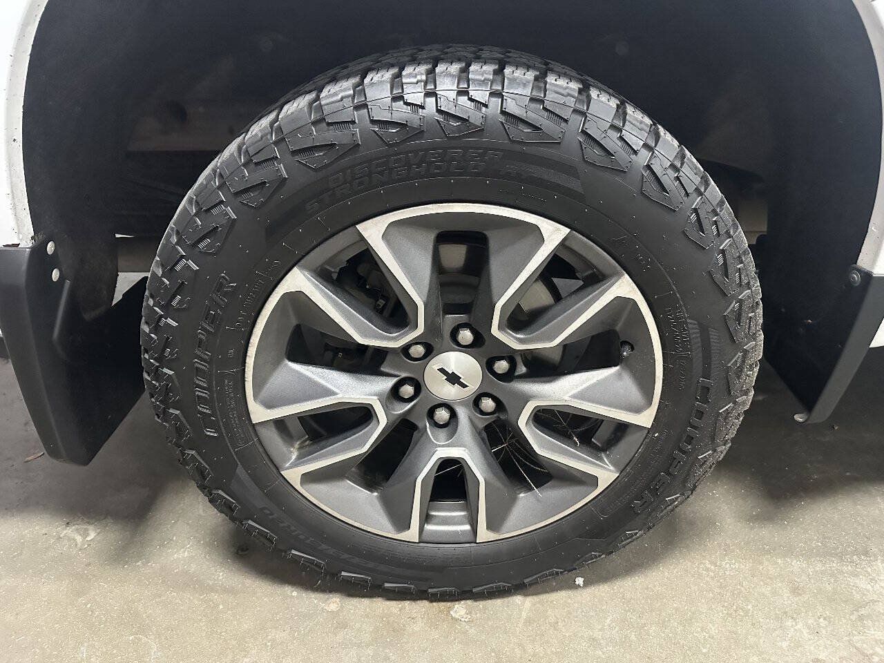 Used 2019 Chevrolet Silverado 1500 RST w/ All-Star Edition AWD/4WD image 24