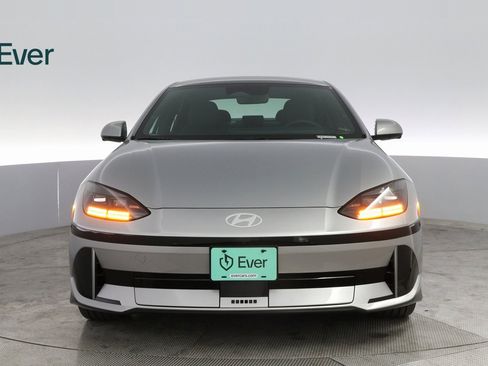 Used 2024 Hyundai Ioniq 6 Limited image 3
