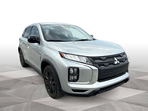 Used 2025 Mitsubishi Outlander Sport LE AWD/4WD image 2