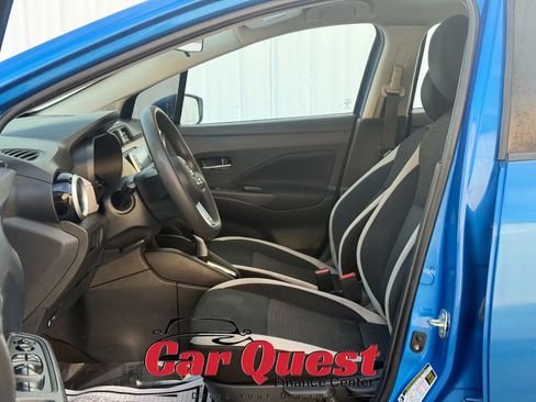 Used 2021 Nissan Versa SV image 9
