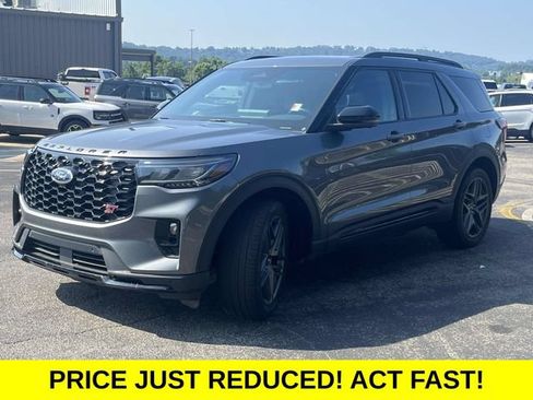 Certified 2025 Ford Explorer ST AWD/4WD image 8