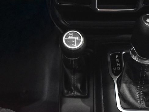 Used 2024 Jeep Wrangler Sport AWD/4WD image 28