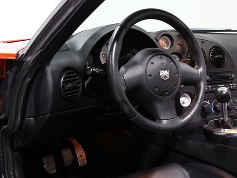 Used 2005 Dodge Viper SRT-10 w/ Copperhead Edition Group RWD image 36