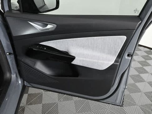 New 2026 Volkswagen ID.4 Pro image 13