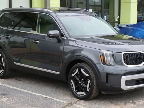 Used 2023 Kia Telluride EX FWD image 5