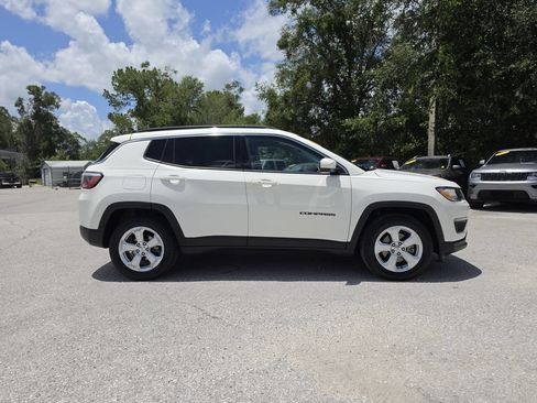 Certified 2018 Jeep Compass Latitude w/ Popular Equipment Group FWD image 3