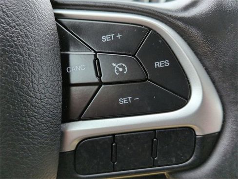 Certified 2019 Jeep Compass Latitude w/ Cold Weather Group image 20