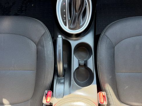 Used 2017 Kia Soul + w/ Designer's Package FWD image 22