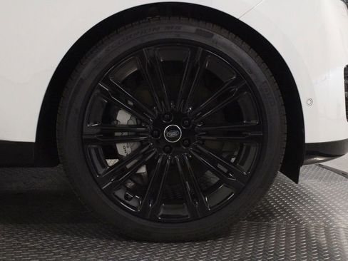 Certified 2025 Land Rover Range Rover SE AWD/4WD image 14
