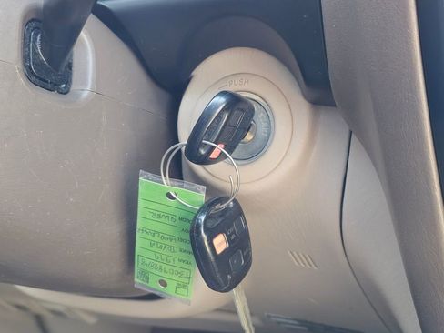 Used 1999 Toyota Land Cruiser image 30