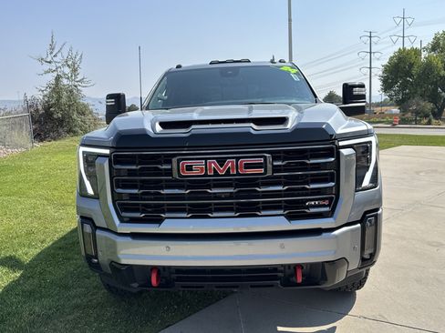 Used 2024 GMC Sierra 2500 AT4 w/ AT4 Premium Plus Package AWD/4WD image 9