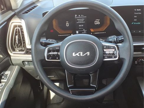 Used 2025 Kia Sorento LX FWD image 20