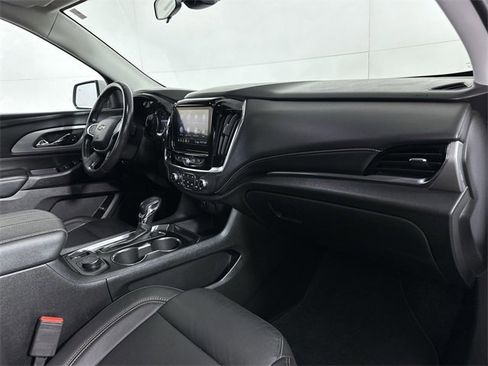Used 2021 Chevrolet Traverse LT image 29